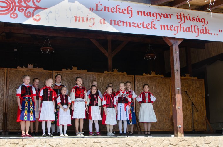 Majális a körösfői Riszeg alatt: több évtizedes hagyományőrzés új elemekkel