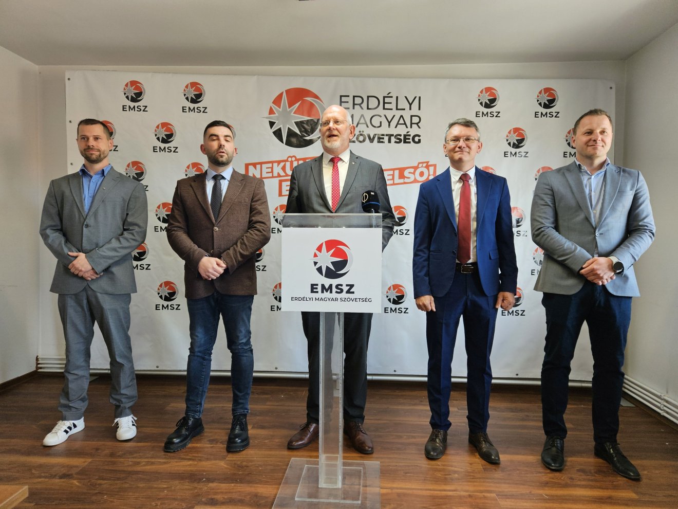 Nem kér már az RMDSZ-ből az EMSZ, elnöke kilép a képviselőházi frakcióból |...