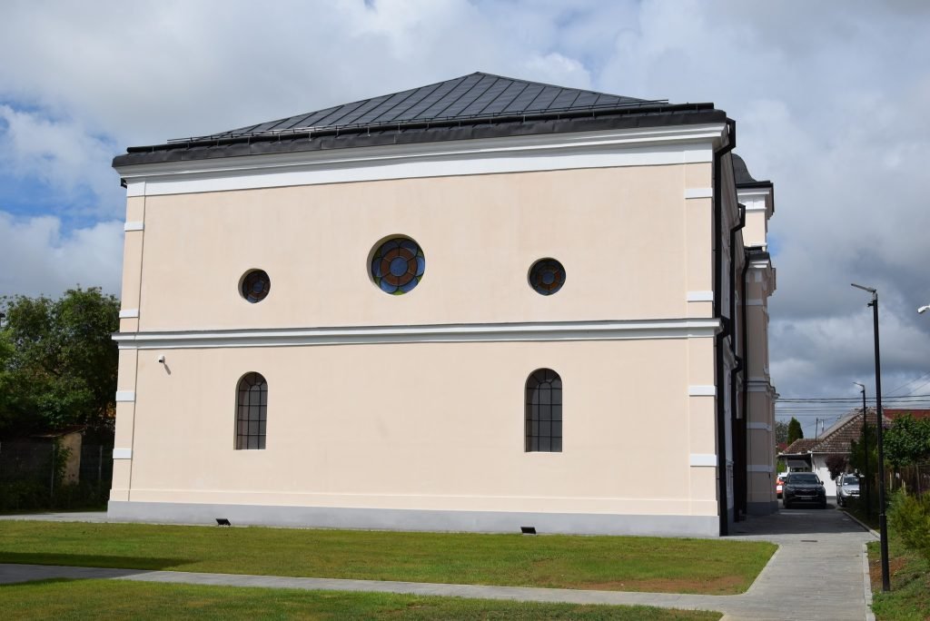Több évig tartó munkálatok után újult meg a patinás épület &bullet;  Fotó: Asociația Maramureș Heritage/Facebook