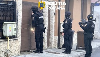 Gázóracsalás miatt csaptak le a rendőrök, kilenc személyt vettek őrizetbe