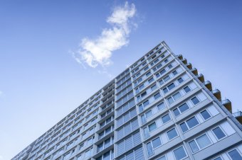 Erdélyi és partiumi magyarlakta településeken építenek lakásokat fiataloknak, értelmiségieknek