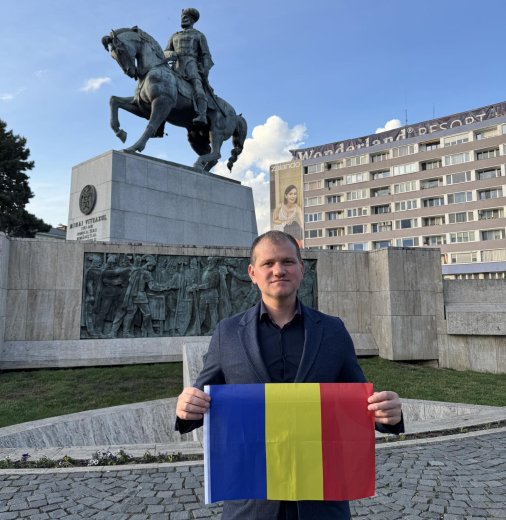 Kolozsvár elrománosítása miatt ujjong az AUR besszarábiai származású honatyája