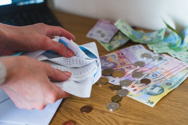 Egyre kevesebben vesznek fel hitelt, a lakosság jelentős része nem tud félretenni
