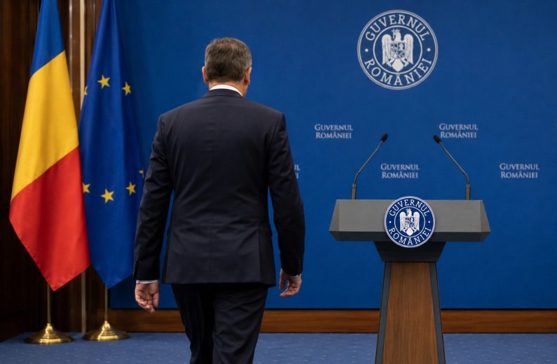 Bukarest újabb abszurdja: bukott pártból magyarellenes kormányfőt?
