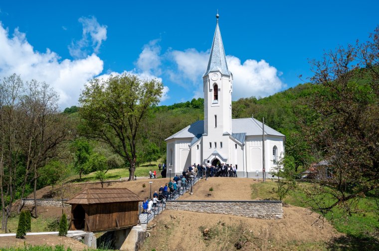 Hitből, közmunkából, összefogásból újult meg az almásmálomi templom
