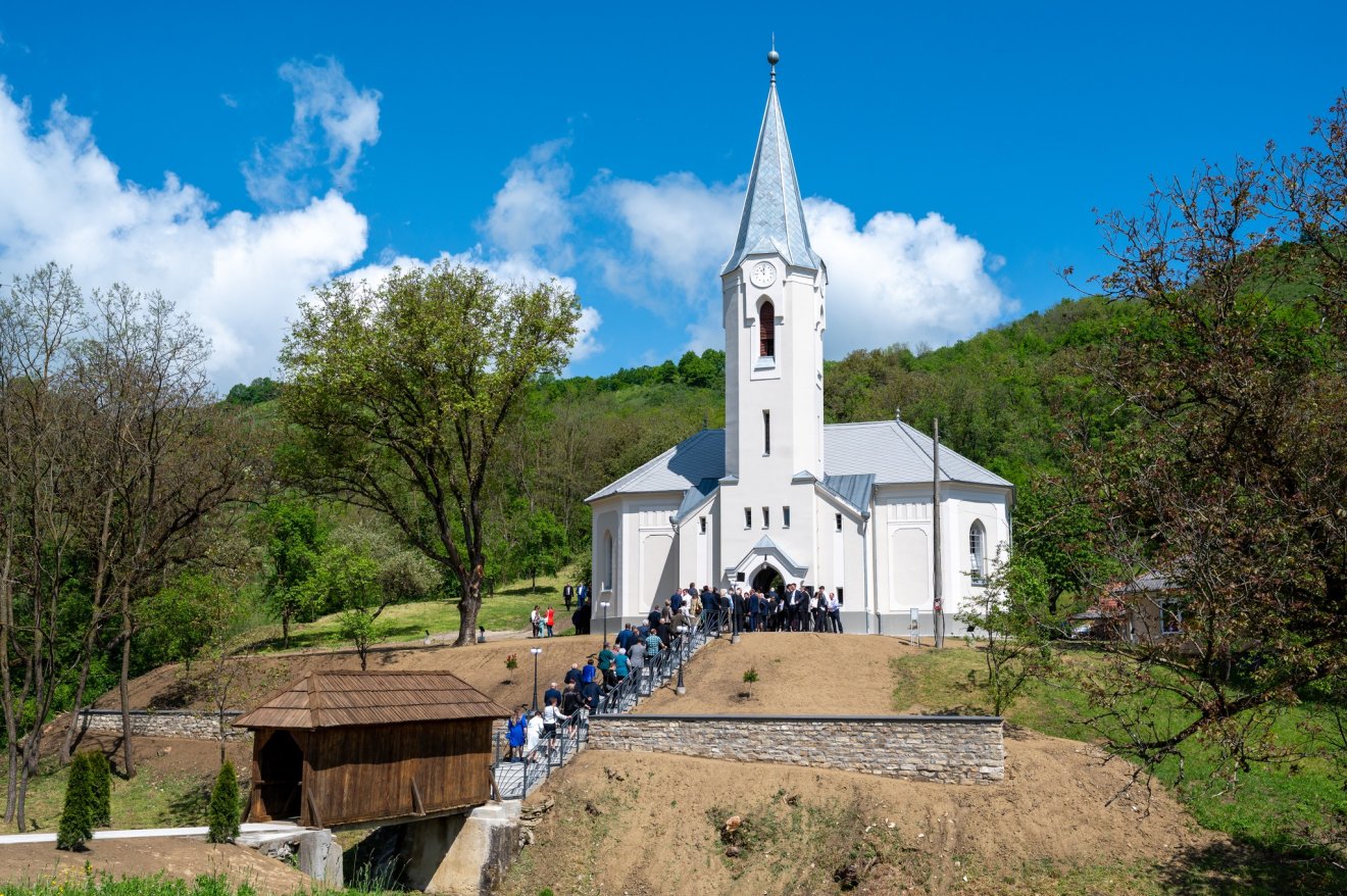 almásmálomi templom