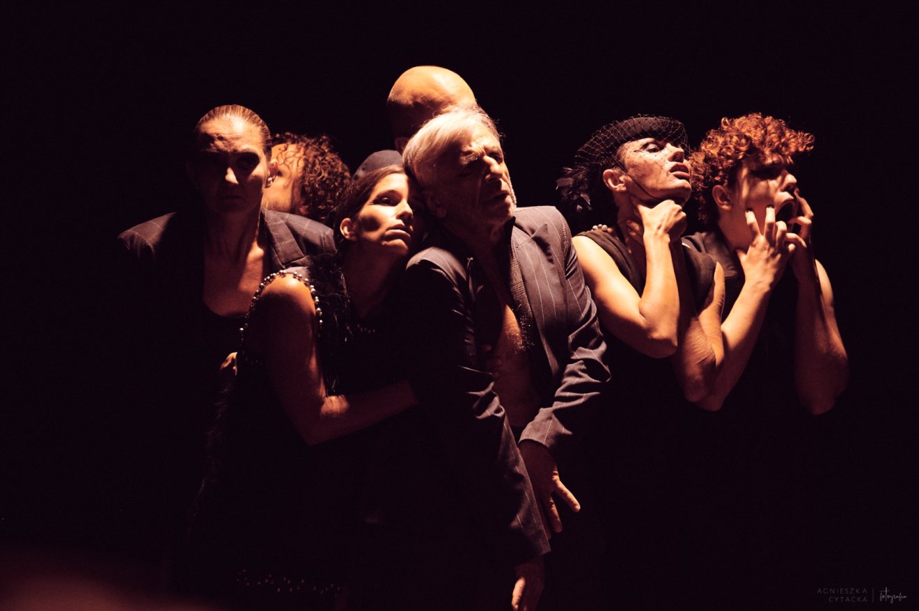 A lengyel Teatr CHOREA robbanékony erejű előadása a Ragnarök-mitológiához nyúl &bullet;  Fotó: Csiky Gergely Állami Magyar Színház
