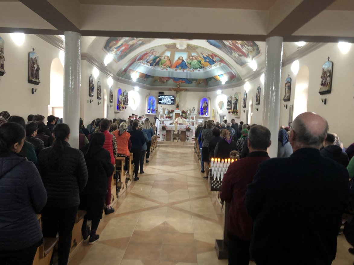 „Máriecska virágecskái”: elindult a gyalogos zarándoklat a Csángóföldről a csíksomlyói búcsúba