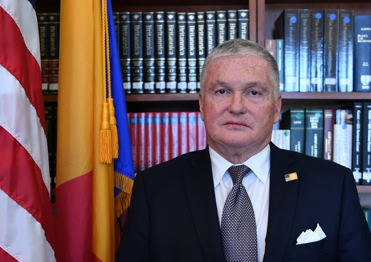 Kormányalakítás: az RMDSZ-t is bírálta a volt amerikai nagykövet
