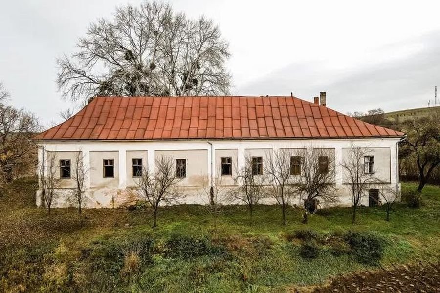 Erősen felújítandó &bullet;  Fotó: Romania Sotheby’s International Realty
