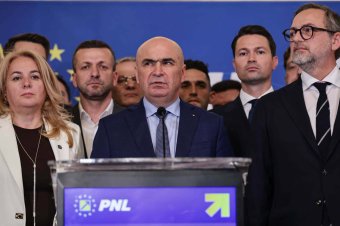 Megkezdődött a PNL rendkívüli kongresszusa, Bolojan az egyetlen elnökjelölt
