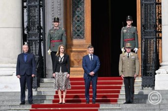 Magyar Péter a nemzeti összetartozás napján: Isten áldjon minden magyart