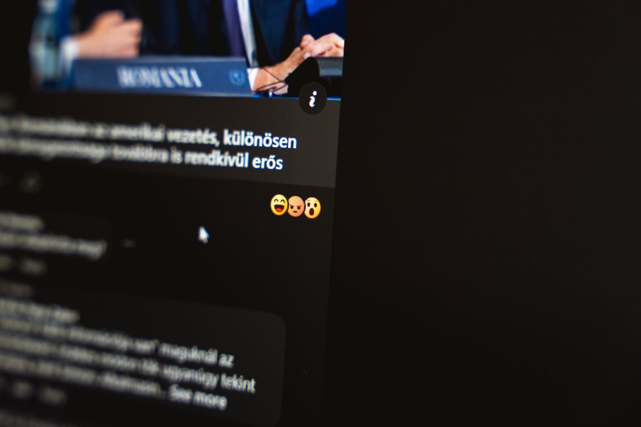 kommentszekció