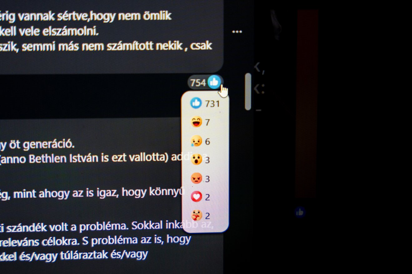 kommentszekció