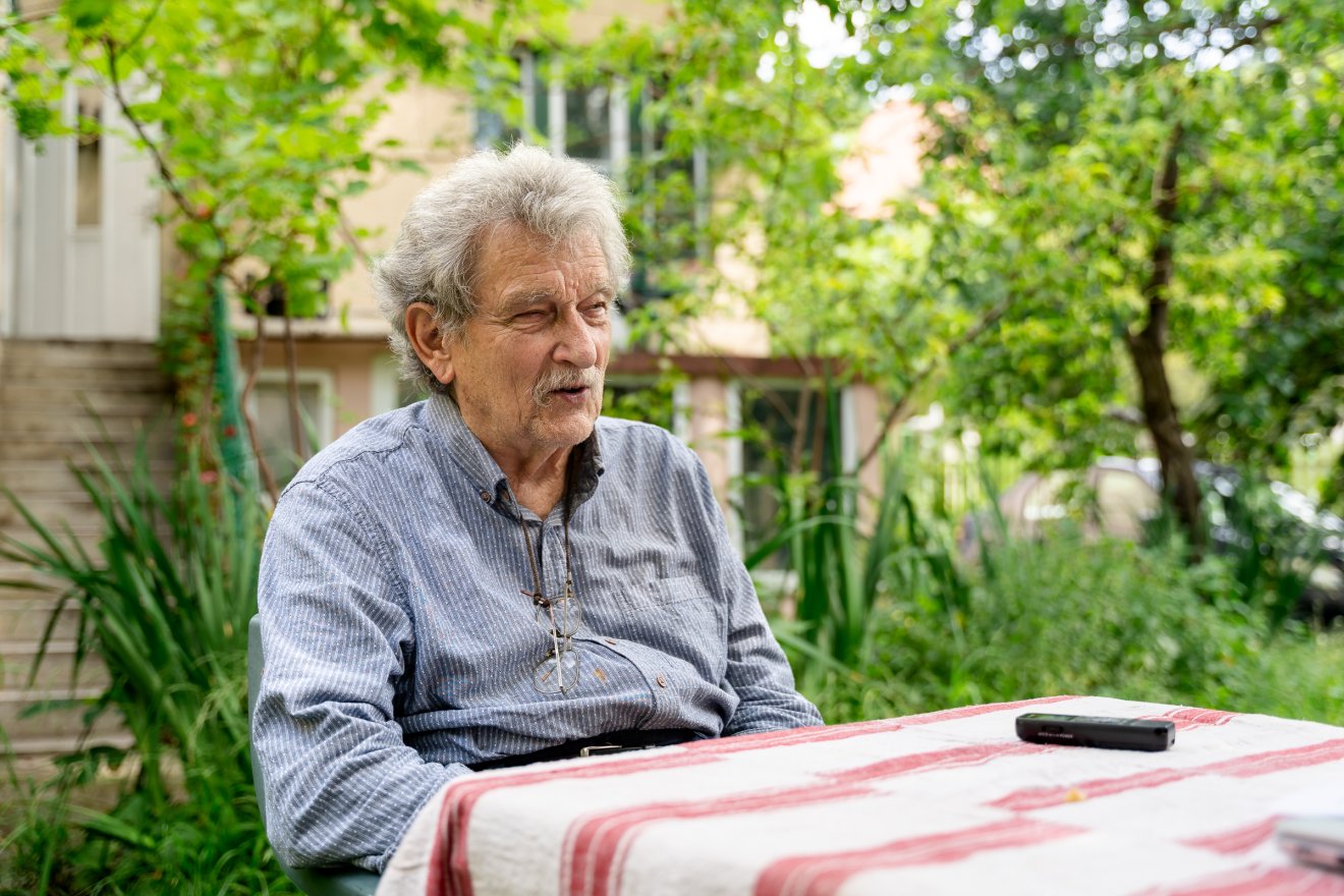 interjú Szabó Zsolt irodalomtörténésszel