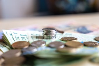Még mindig mínuszba taszítja Romániát a pénzszórás, szerencse kell a javításhoz