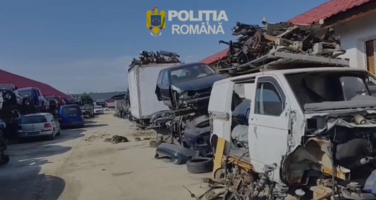 Hetvenöt autó karosszériájára bukkantak, illegális autóbontót zárt be a rendőrség