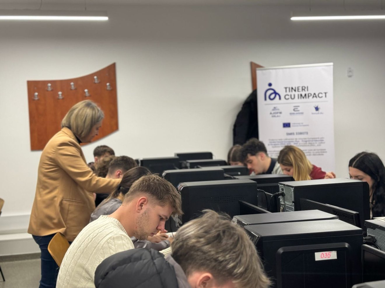 cselekvő fiatalok