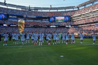 Sportszerűtlenség magasfokon, avagy az antifoci pénzszagú bálványáról