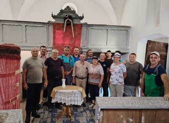 Hívek nélküli hátszegi műemlék templomot „fogadtak örökbe” a feketegyarmati reformátusok