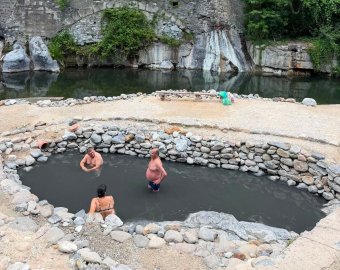 Kénes vizű medencék tartják életben Herkulesfürdőt