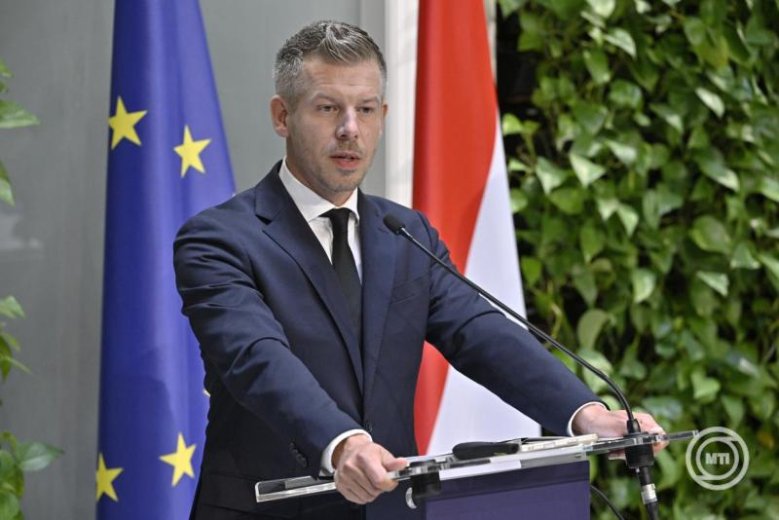 Magyar Péter ismét maffiafőnöknek nevezte Orbán Viktort