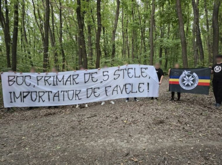„Zaj, szemét, bűnözés”. Tiltakoznak Kolozsváron a pataréti családok városba költöztetése ellen