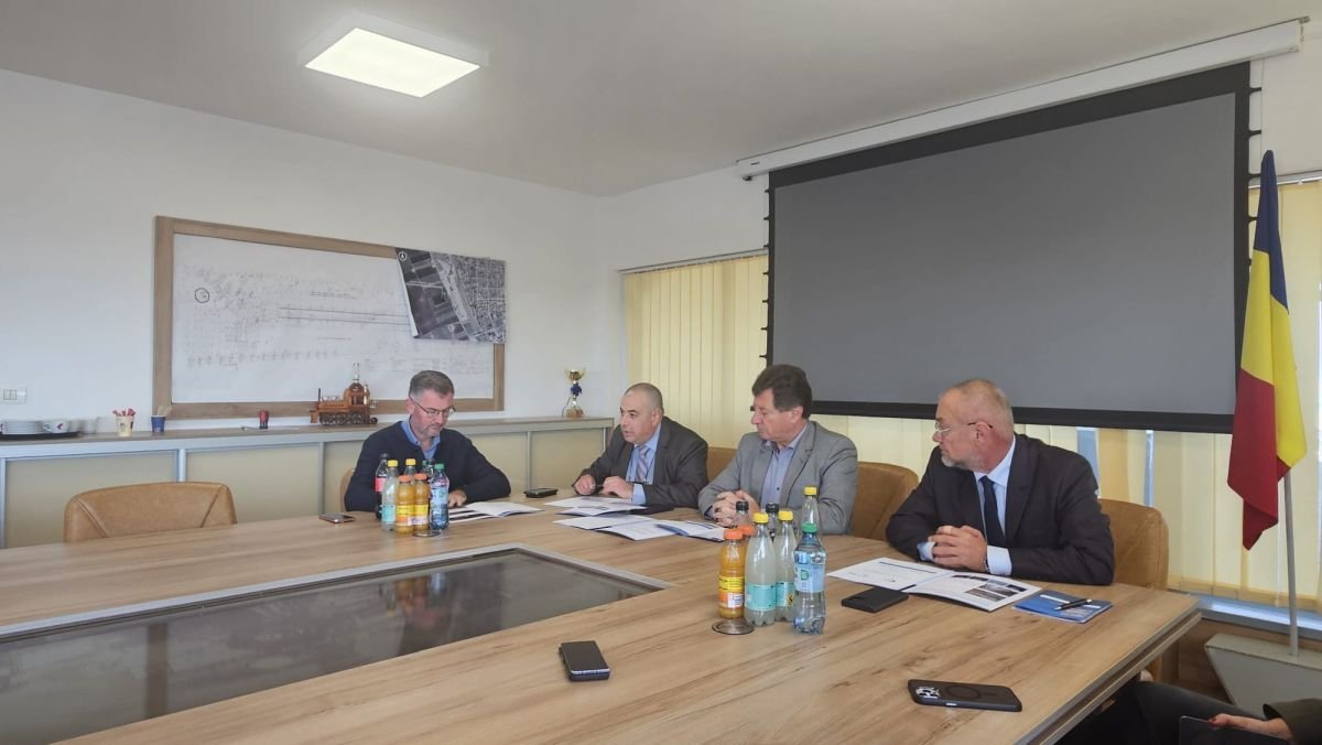 Andó András, Romulus Tănăsescu, Iustin Cionca és Wagner István &bullet;  Fotó: Arad Megyei Tanács