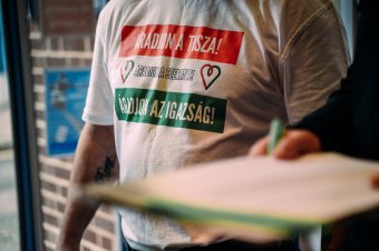 Felmérés: csökkent a Tisza Párt támogatottsága, Magyar Péter csak a második legnépszerűbb politikus Magyarországon