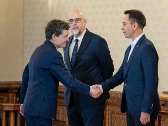 Kelemen Hunor nyakkendőjéről cikkezik a román sajtó