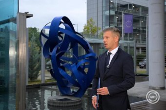 Magyar Péter alkotmányozásról, új választójogi törvényről, illetve az „erős” parlamenti nyelvezetről is beszélt a közmédiában