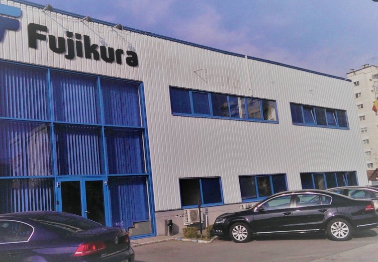 Több mint 300 dolgozót bocsát el erdélyi üzeméből a japán Fujikura