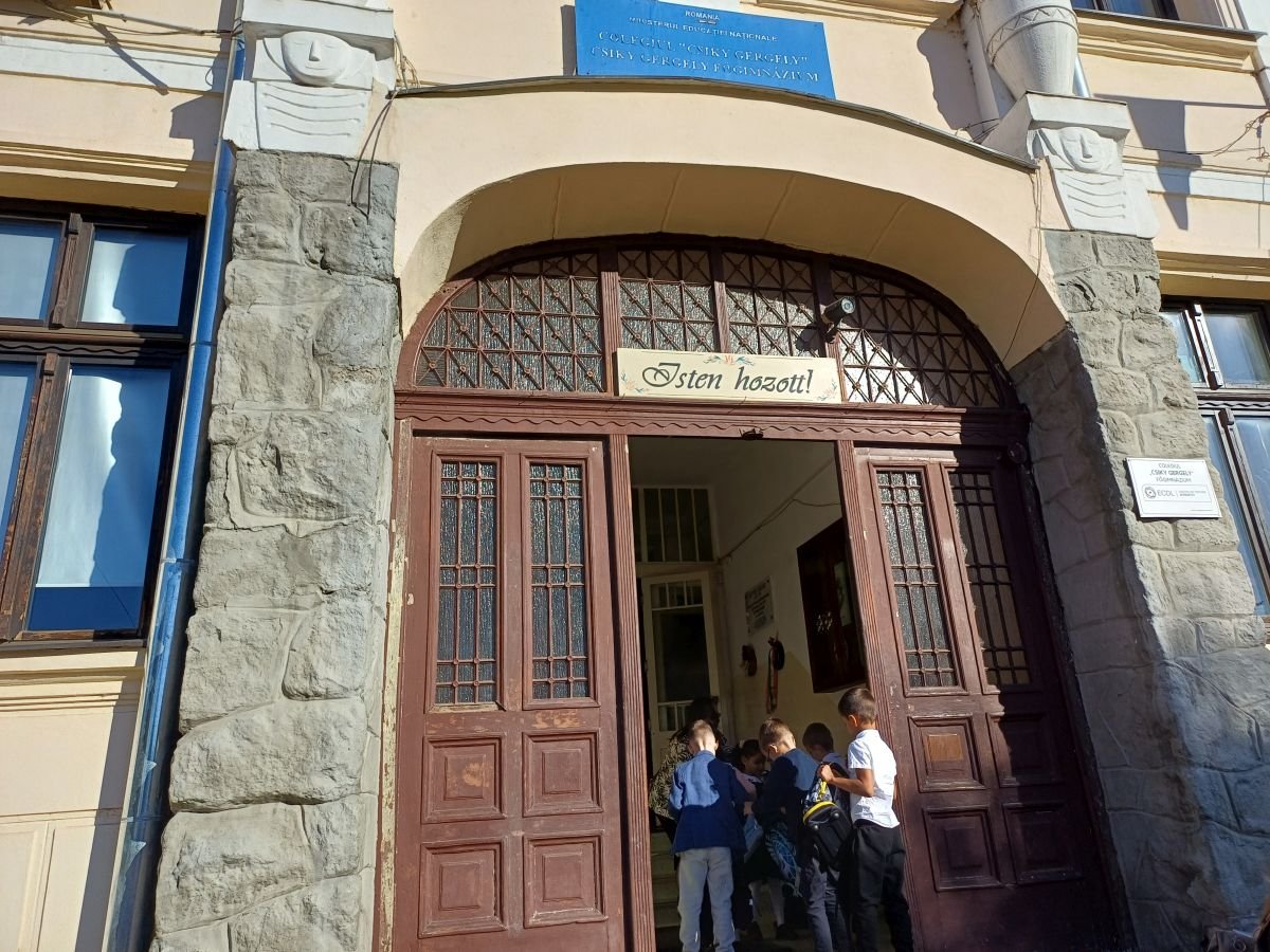 Az aradi magyar iskolaközpontban összesen mintegy 600 diáknak csengettek be idén &bullet;  Fotó: Pataky Lehel Zsolt