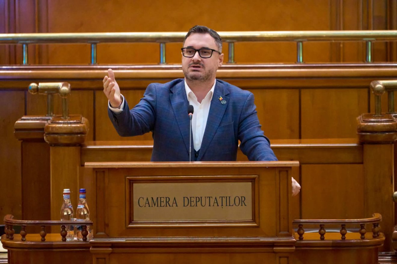 Kirohanás az anyanyelvhasználat ellen. Dan Tanasă szerint az RMDSZ valójában a magyar nyelv „félhivatalos” státusát akarja megerősíteni a Székelyföldön