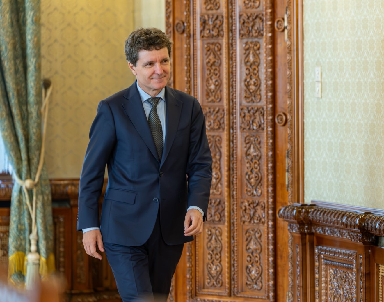 Nicușor Dan államfő