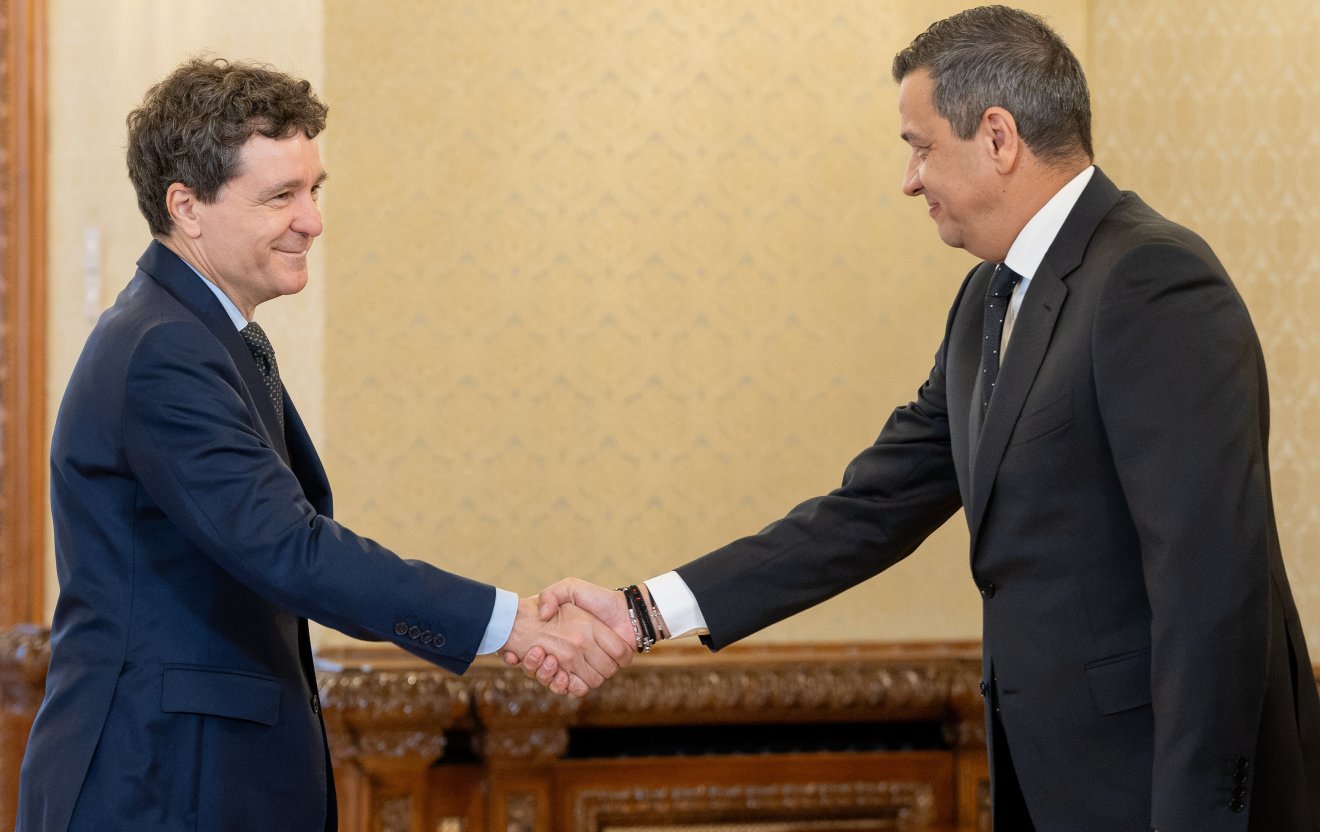 Sorin Grindeanu csak a csütörtök délelőtti államfői üdvözléssel maradt &bullet;  Fotó: Presidency.ro