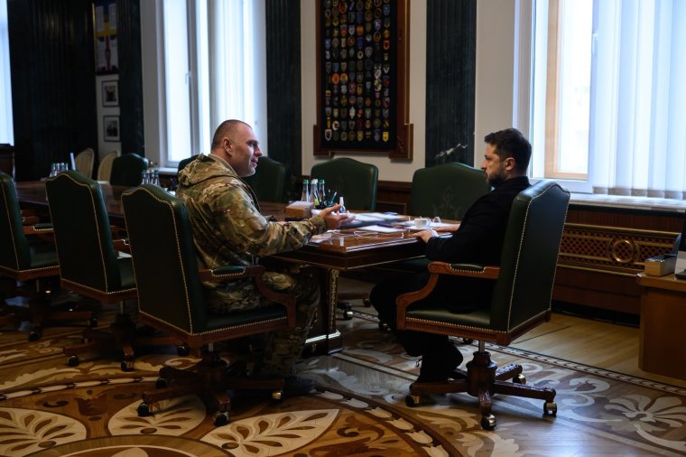 Zelenszkij bekeményít: Ukrajna újra támadja az orosz olajfinomítókat