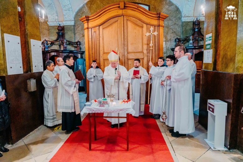 Gyertyaszentelő Boldogasszony ünnepe: felgyúltak a fények a nagyváradi székesegyházban is