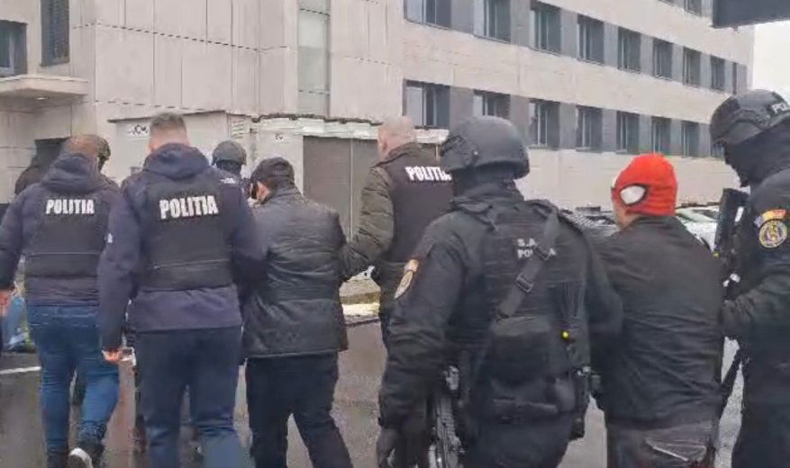 Rablás: padláson rekedt postagalambok ürügyén csapták be az idős áldozatot