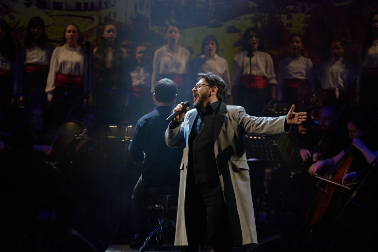 Művelik vagy fogyasztják a kultúrát? – Laczkó Vass Róbert színművész gondolatai a magyar kultúra napján