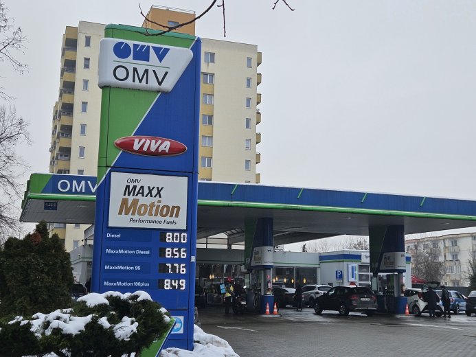 Folyamatosan drágul januárban az üzemanyag