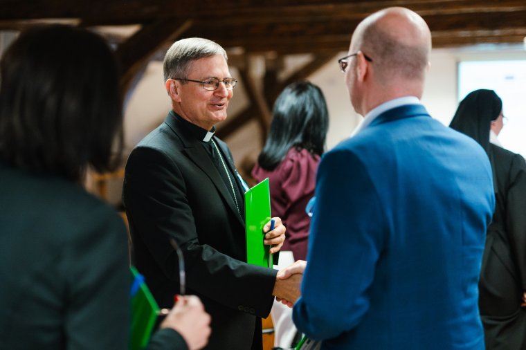 Gyermekvállalást és szűrési programokat támogató egészségfejlesztés indult Szatmárnémetiben is