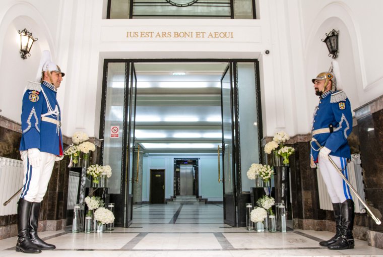 Számos vitatott ítélet fűződik a legfelsőbb bíróság testületei új tagjainak nevéhez