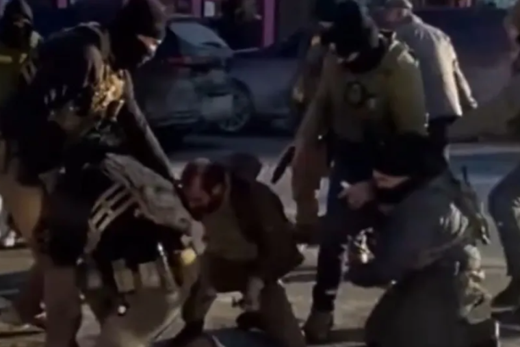 Újabb halálos incidens a minneapolisi bevándorlási razziákban, a városban nő a feszültség