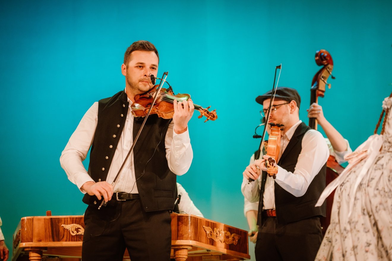 Kallós Zoltán Tokos zenekar