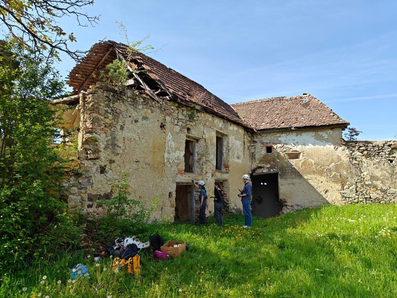 &bullet;  Fotó: Ambulanța pentru Monumente
