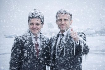 Nicușor Dan hóembert épít és grillezik: beindult a mémgyár, nem kímélik az internetezők a Párizsban ragadt román elnököt