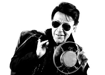 Elhunyt Fenyő Miklós