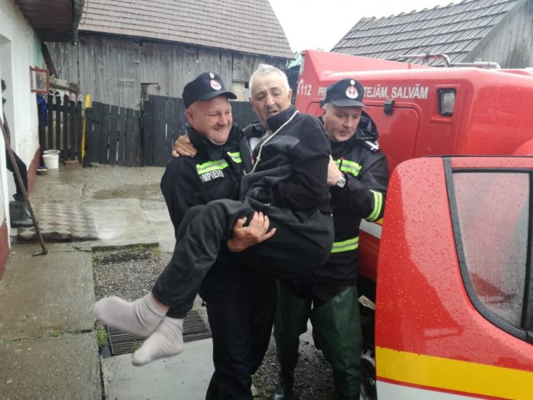 Árvízriadó van érvényben a Székelyföldön, Háromszéken embereket kellett kilakoltatni