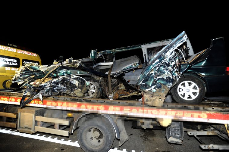 Aláírásokat gyűjtenek a biztonságos vezetésért